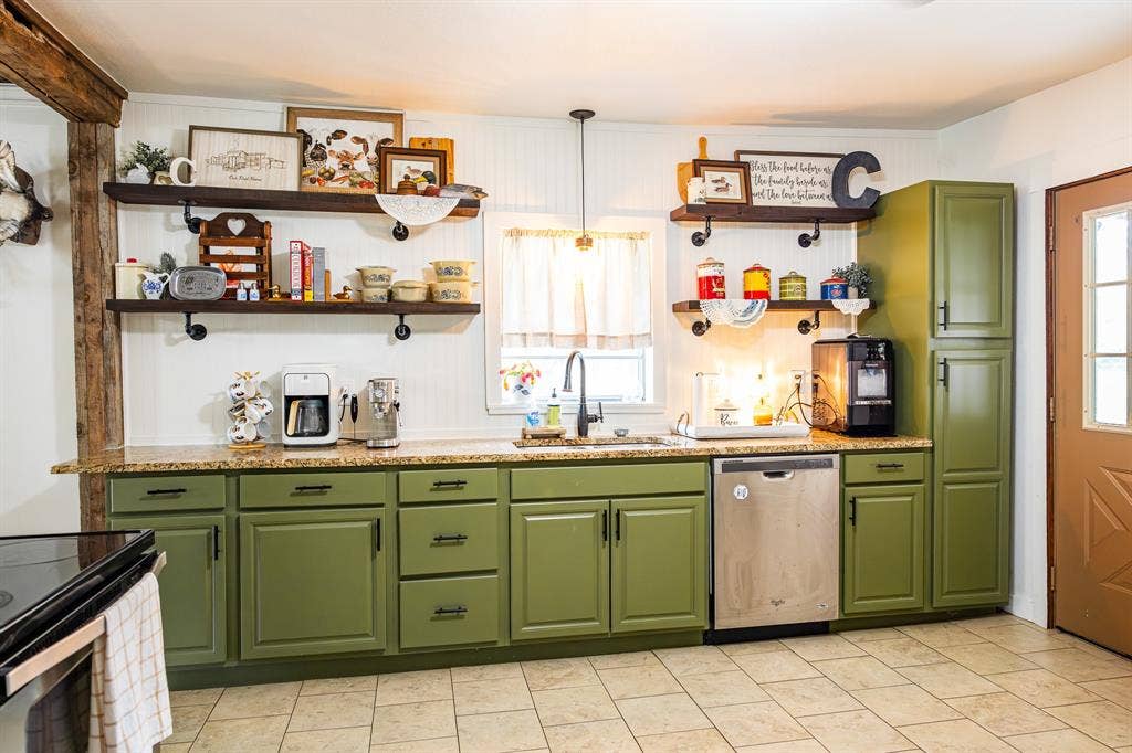 508 Fleming St., Mount Vernon, TX 75457
