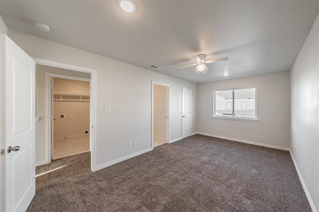 6215 Roby Drive, Arlington, TX 76001 Master bedroom