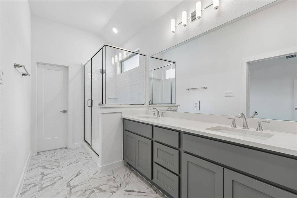 1309 Rosaderos Road, Haslet, TX 76052 Primary Bathroom in the Claret home plan – REPRESENTATIVE PHOTO