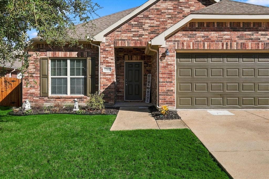 1301 Lasso Drive, Little Elm, TX 75068