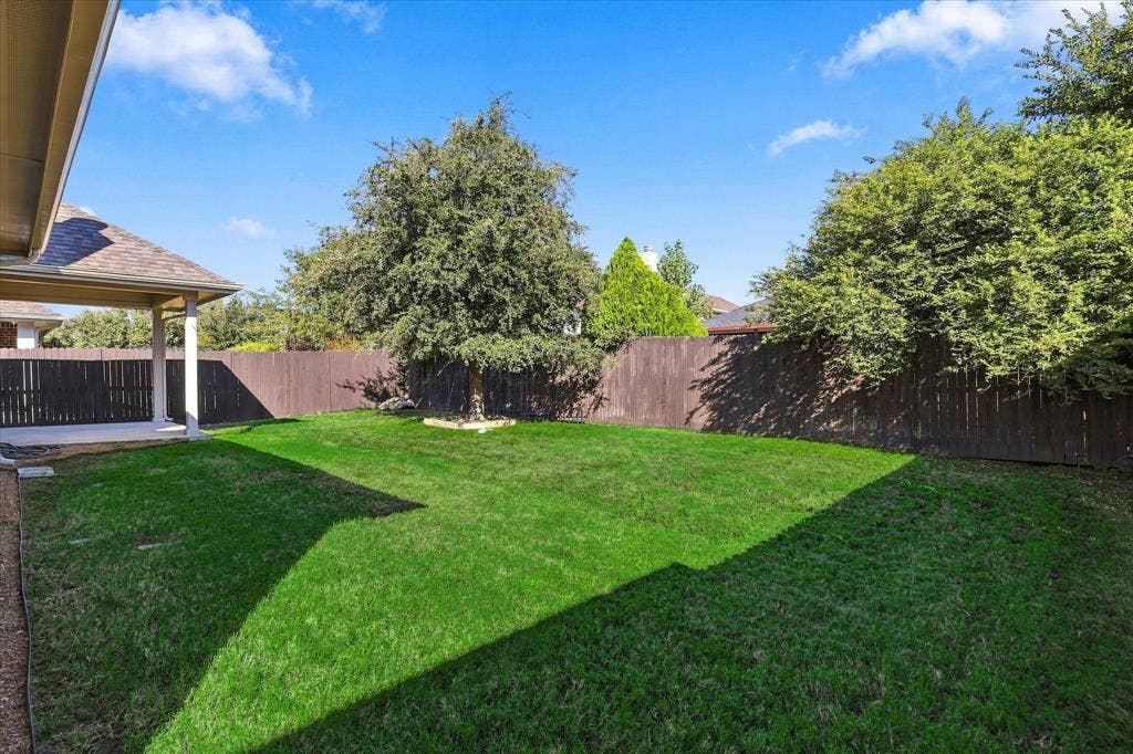 1301 Lasso Drive, Little Elm, TX 75068