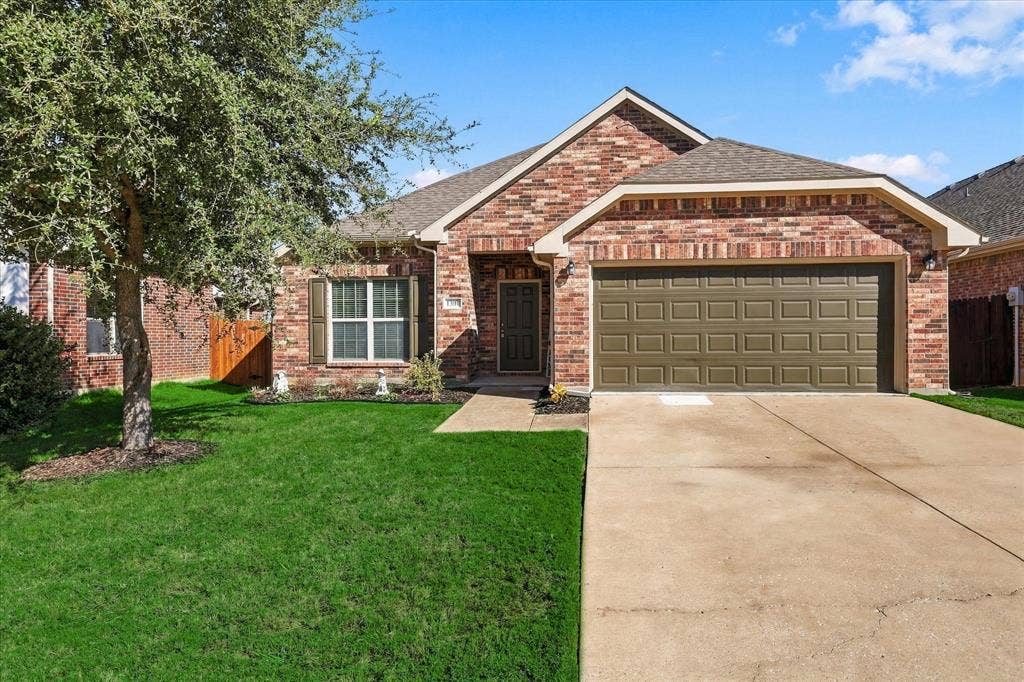 1301 Lasso Drive, Little Elm, TX 75068