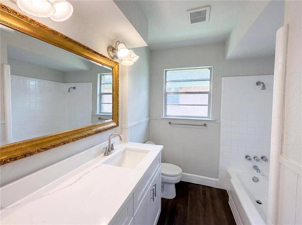 3327 Portlock Drive, Farmers Branch, TX 75234 3327 Portlock Drive, Farmers Branch, TX 75234