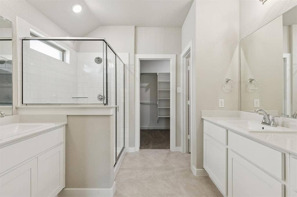 1309 Companero Street, Haslet, TX 76052 Primary Bathroom in the Heisman home plan – REPRESENTATIVE PHOTO