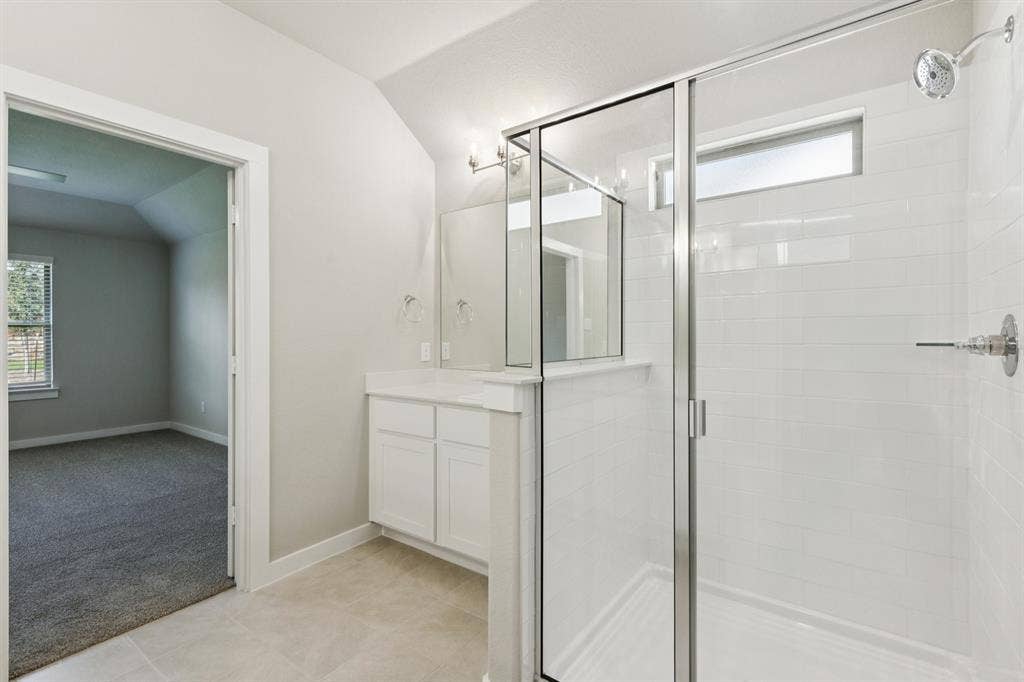 1309 Companero Street, Haslet, TX 76052 Primary Bathroom in the Heisman home plan – REPRESENTATIVE PHOTO