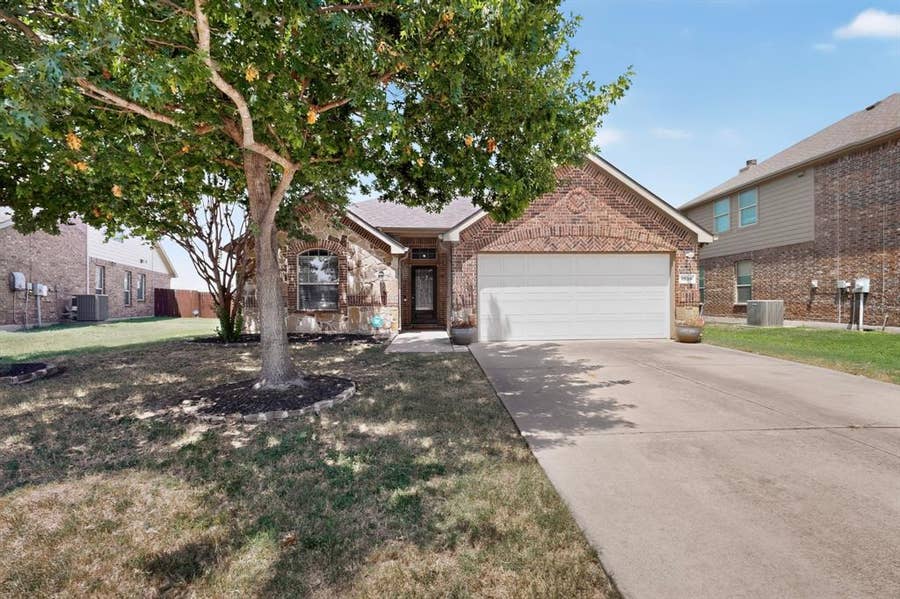 Property photo for 1336 Shelley Drive, Burleson, TX