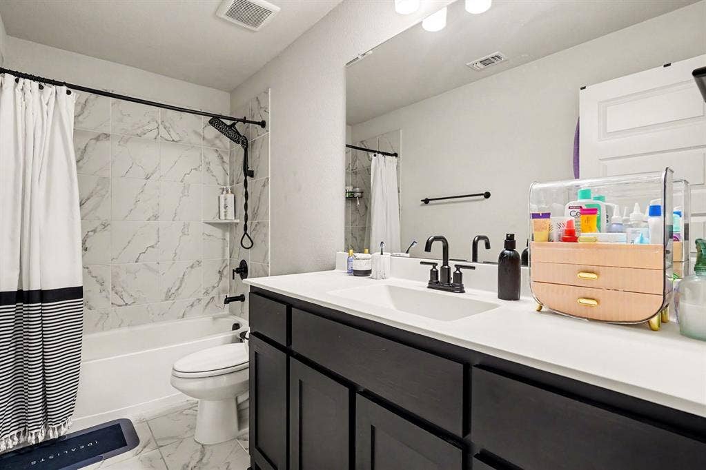 909 Almond Blossom Circle, Crowley, TX 76036 909 Almond Blossom Circle, Crowley, TX 76036