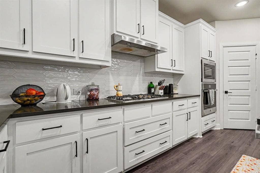 909 Almond Blossom Circle, Crowley, TX 76036 909 Almond Blossom Circle, Crowley, TX 76036