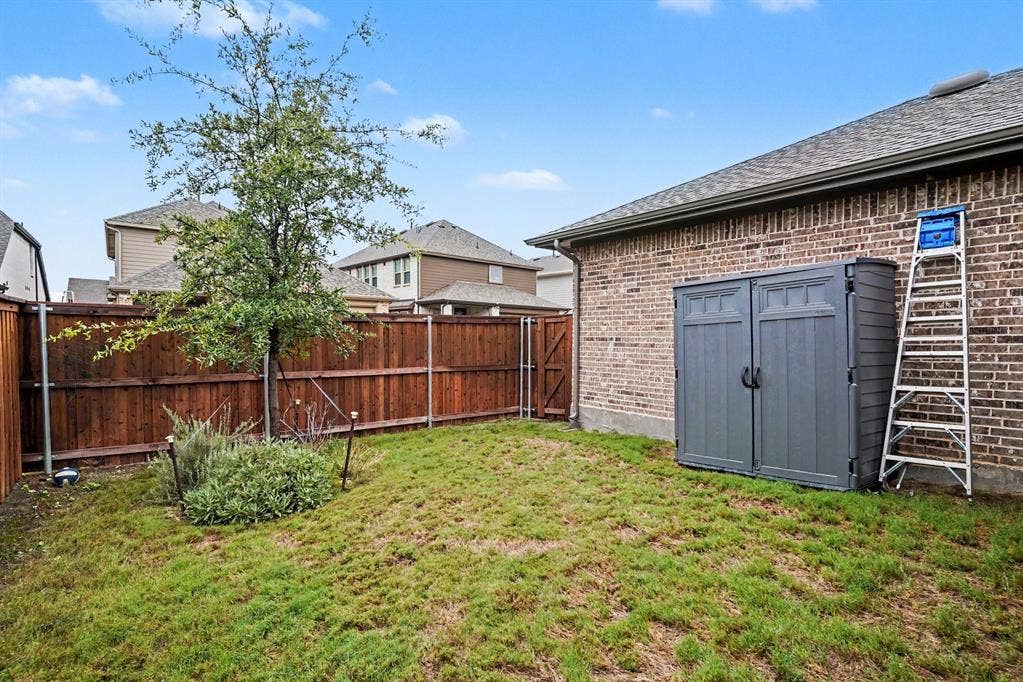 909 Almond Blossom Circle, Crowley, TX 76036 909 Almond Blossom Circle, Crowley, TX 76036