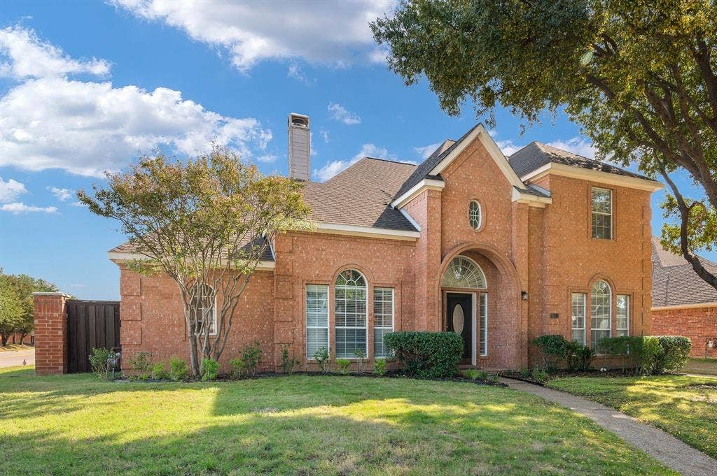 9612 E Oaks Lane, Irving, TX 75063 9612 E Oaks Lane, Irving, TX 75063