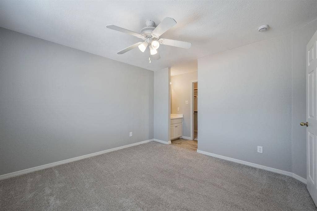9612 E Oaks Lane, Irving, TX 75063 9612 E Oaks Lane, Irving, TX 75063