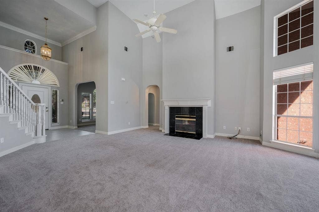 9612 E Oaks Lane, Irving, TX 75063 9612 E Oaks Lane, Irving, TX 75063
