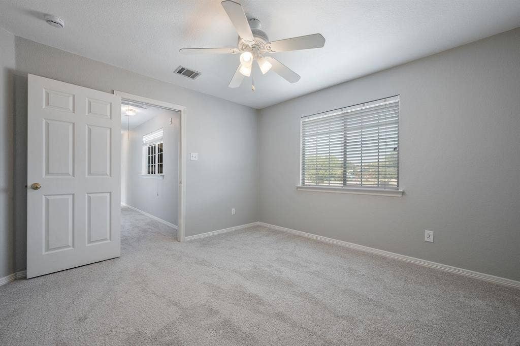 9612 E Oaks Lane, Irving, TX 75063 9612 E Oaks Lane, Irving, TX 75063