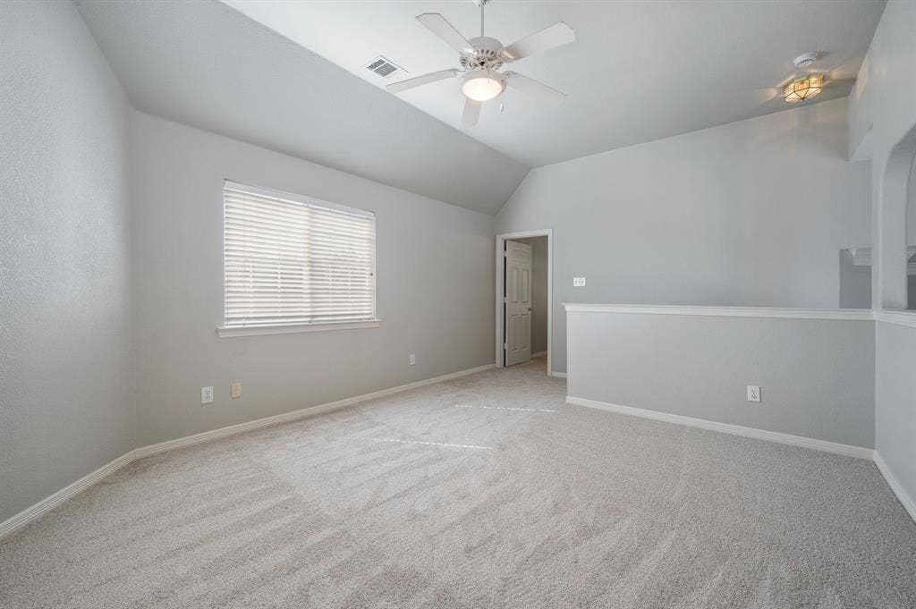 9612 E Oaks Lane, Irving, TX 75063 9612 E Oaks Lane, Irving, TX 75063