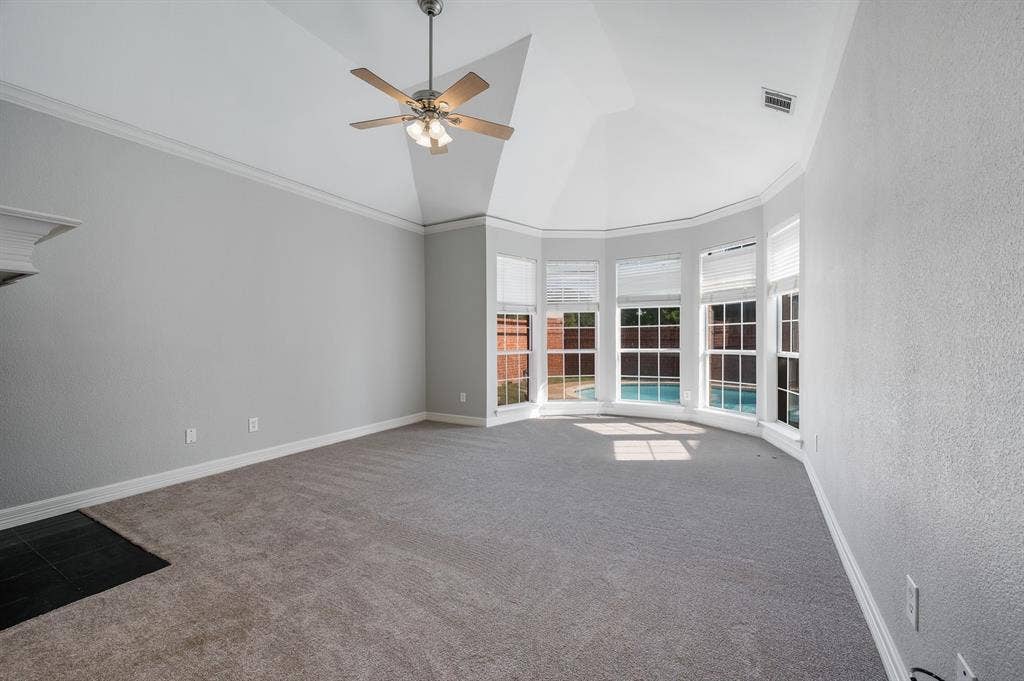 9612 E Oaks Lane, Irving, TX 75063 9612 E Oaks Lane, Irving, TX 75063