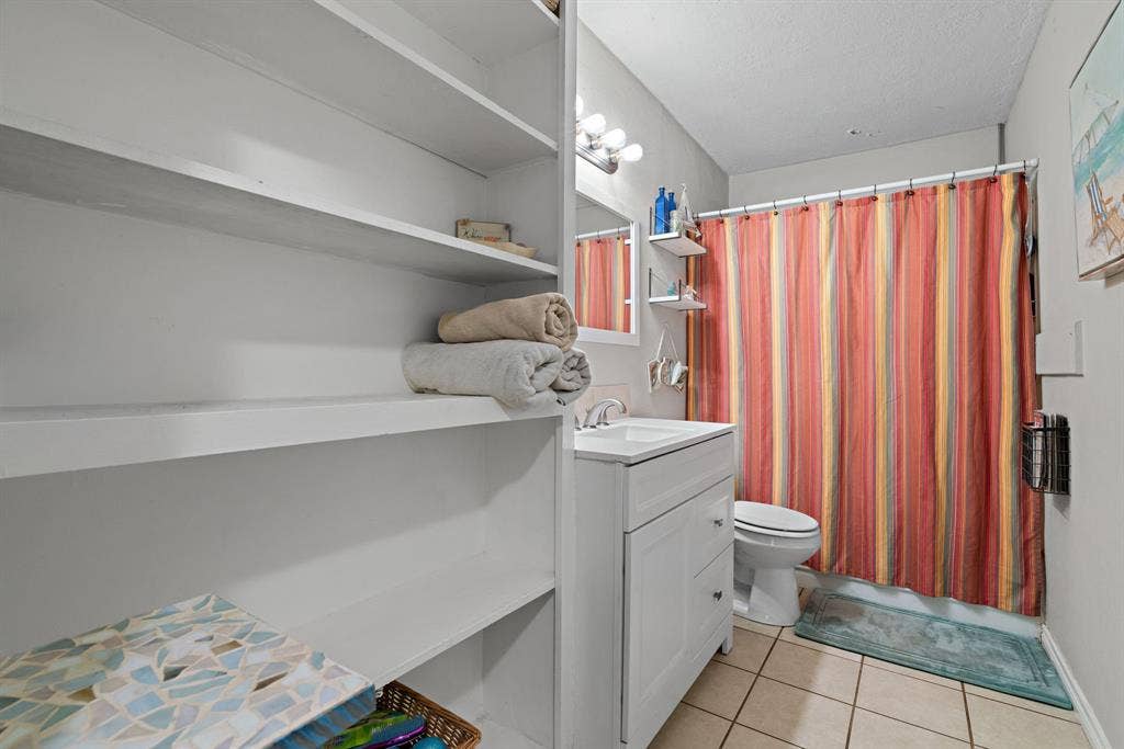707 N Walnut Street, Weatherford, TX 76086 707 N Walnut Street, Weatherford, TX 76086