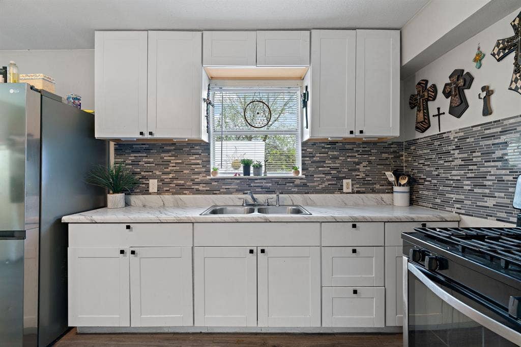 707 N Walnut Street, Weatherford, TX 76086 Prior to dishwasher being added