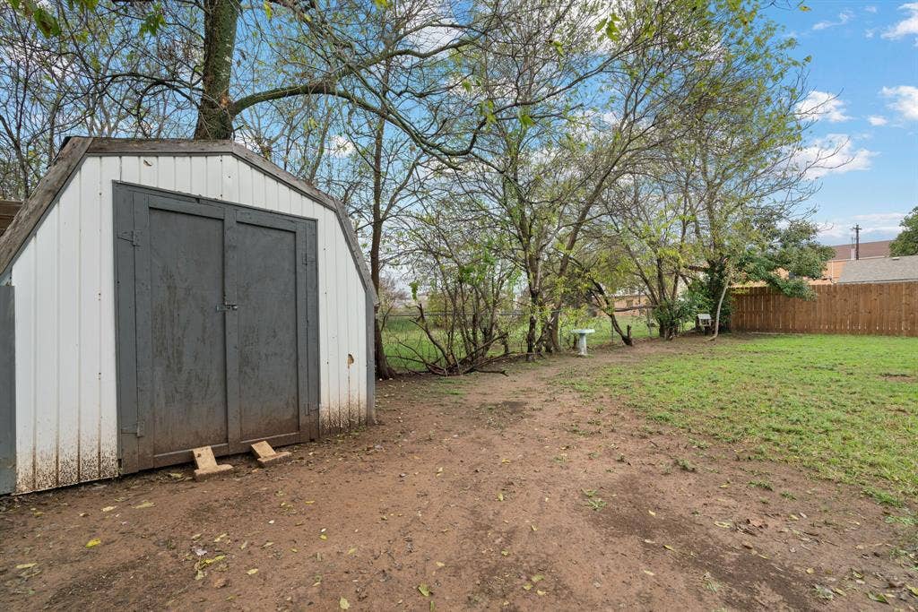 707 N Walnut Street, Weatherford, TX 76086 707 N Walnut Street, Weatherford, TX 76086