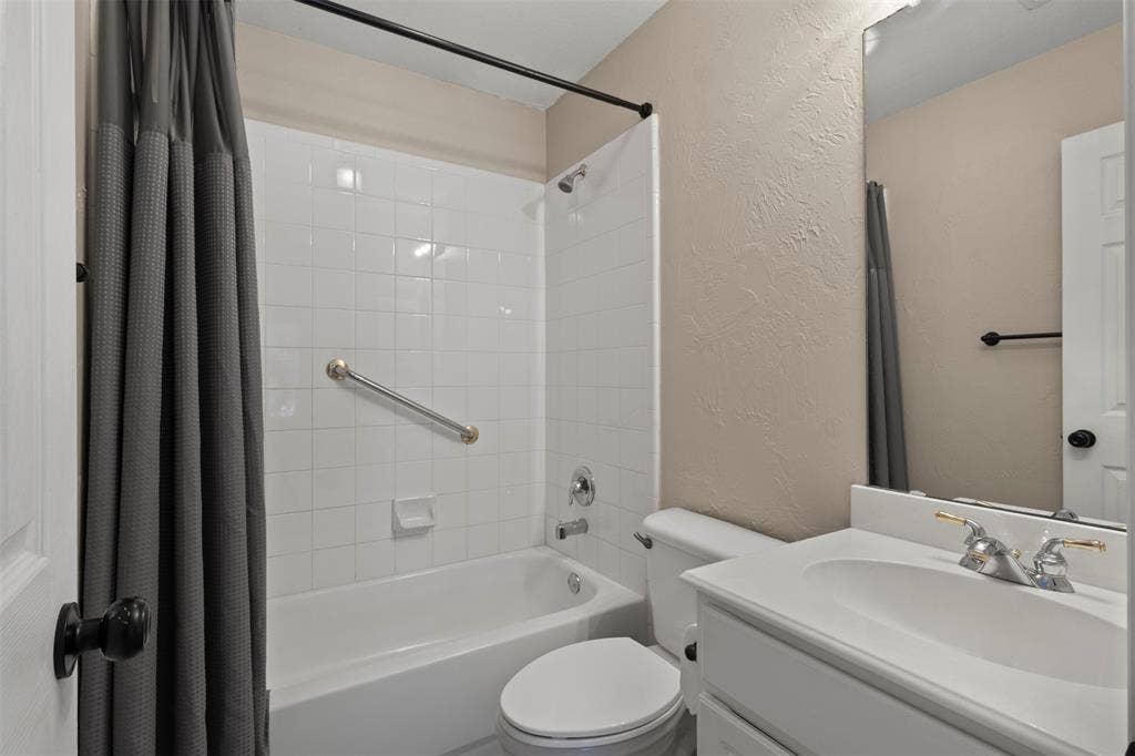 5705 Sandalwood Drive, McKinney, TX 75072 5705 Sandalwood Drive, McKinney, TX 75072
