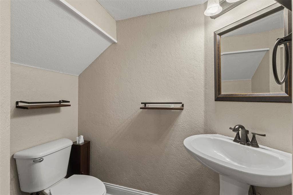 5705 Sandalwood Drive, McKinney, TX 75072 5705 Sandalwood Drive, McKinney, TX 75072