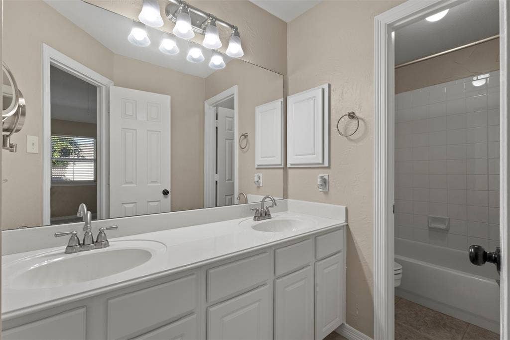 5705 Sandalwood Drive, McKinney, TX 75072 5705 Sandalwood Drive, McKinney, TX 75072