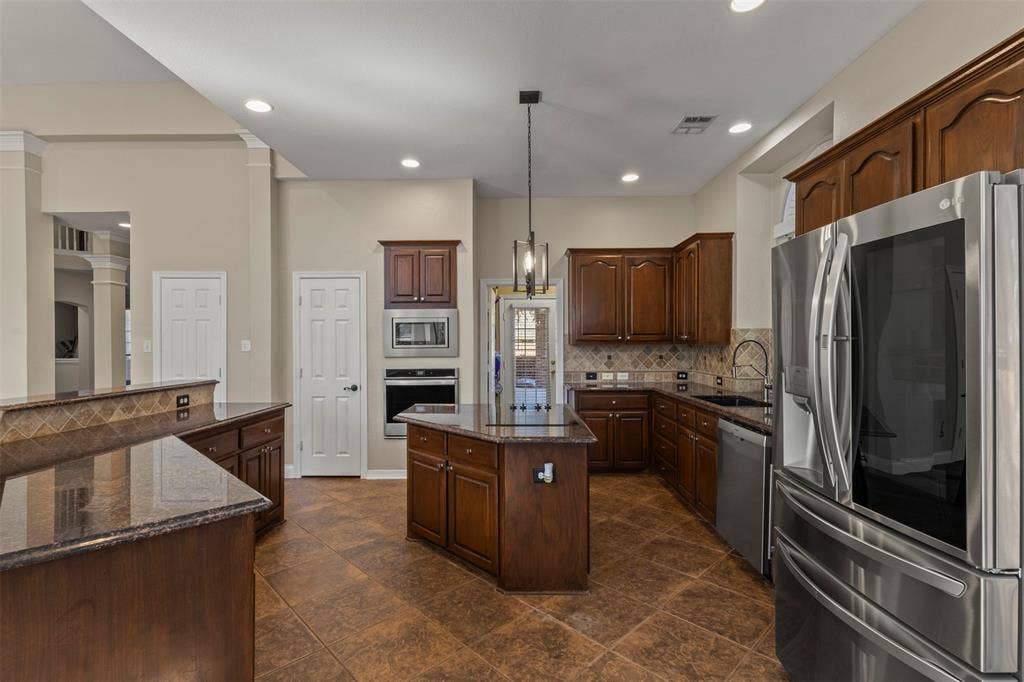 5705 Sandalwood Drive, McKinney, TX 75072 5705 Sandalwood Drive, McKinney, TX 75072