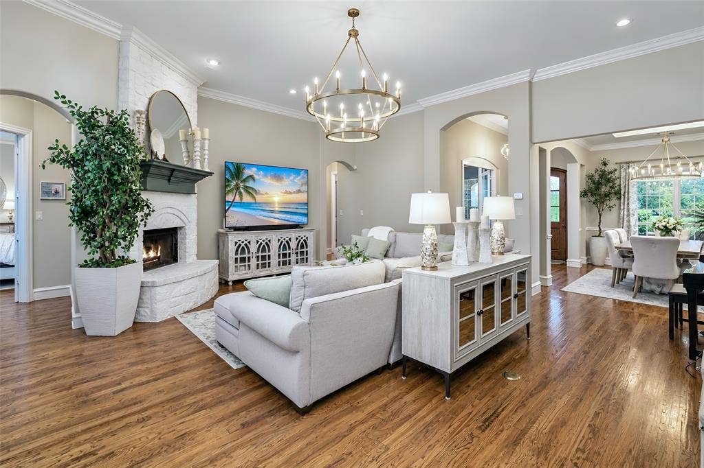 909 Amblewood Drive, Lucas, TX 75002