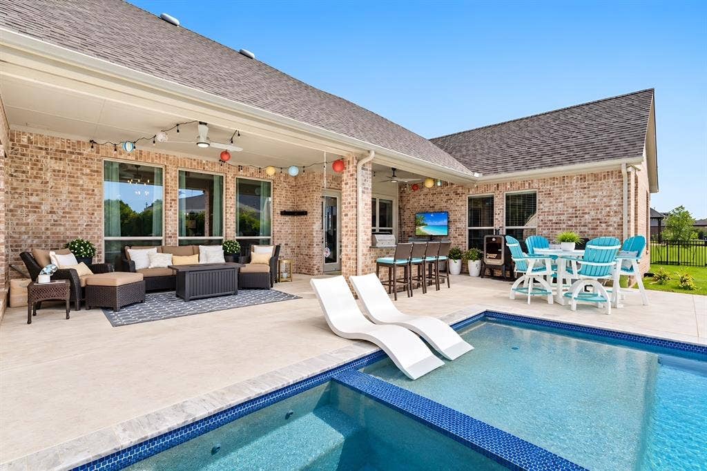 909 Amblewood Drive, Lucas, TX 75002