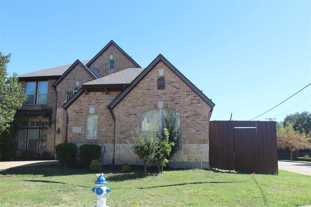 825 Lotus Drive, Richardson, TX 75081 825 Lotus Drive, Richardson, TX 75081