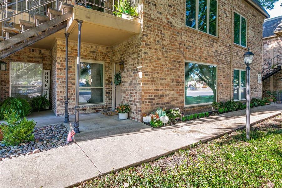 Property photo for 4413 Bellaire Dr S, #104S, Fort Worth, TX