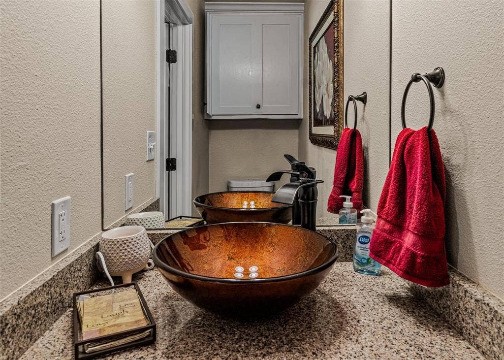103 FM 1571, Lone Oak, TX 75453 Guest 1/2 Bath