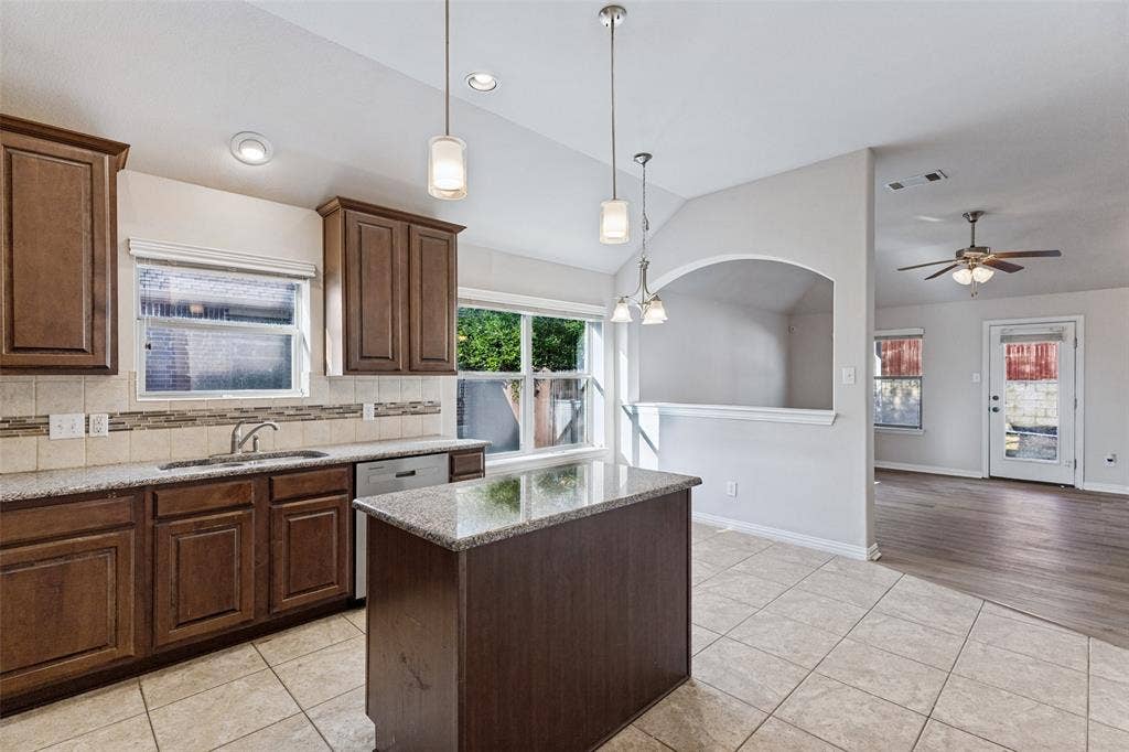 12441 Woods Edge Trail, Fort Worth, TX 76244