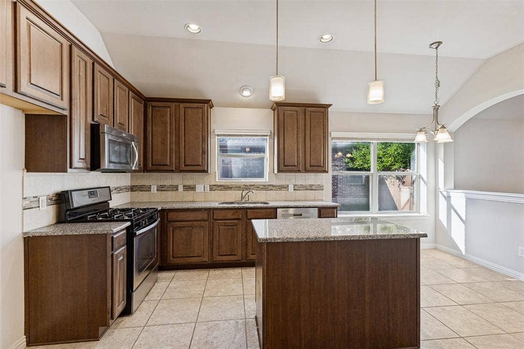 12441 Woods Edge Trail, Fort Worth, TX 76244