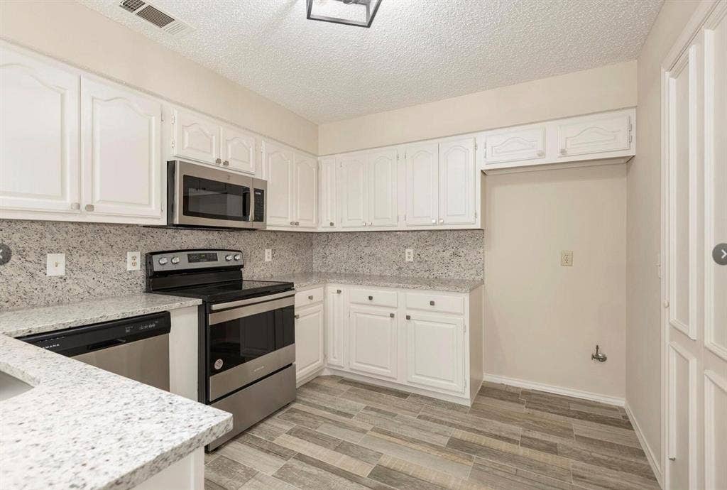 3600 Hilltop Lane, Plano, TX 75023 3600 Hilltop Lane, Plano, TX 75023