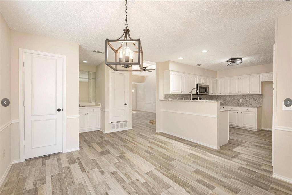 3600 Hilltop Lane, Plano, TX 75023 3600 Hilltop Lane, Plano, TX 75023