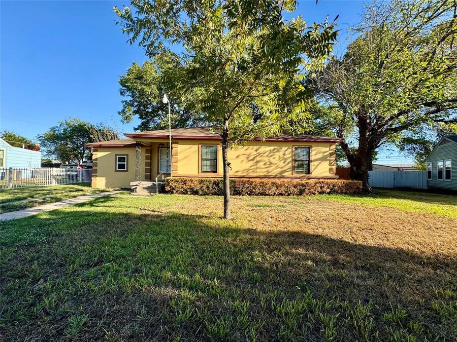Property photo for 8018 S Reno Court, Dallas, TX