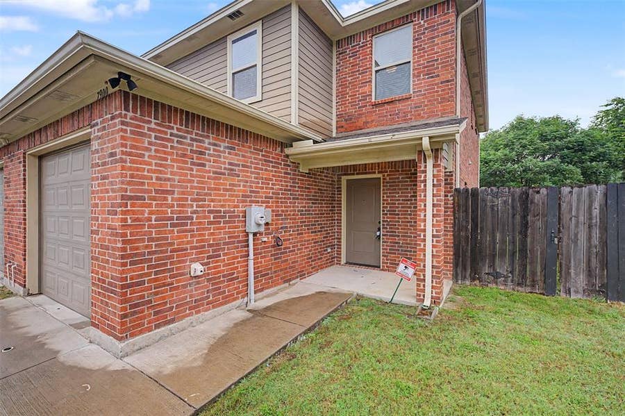 Property photo for 7905 Butler Court, Benbrook, TX