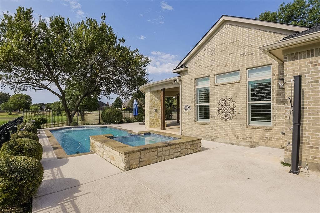228 Katy Lake Drive, Waxahachie, TX 75165 228 Katy Lake Drive, Waxahachie, TX 75165