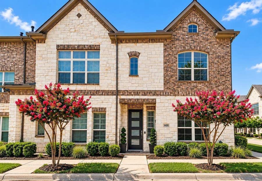 Property photo for 4429 grady Lane, Carrollton, TX