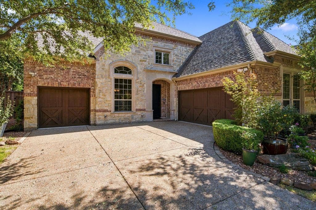 11086 Wellshire Lane, Frisco, TX 75035 3 Car Garage.