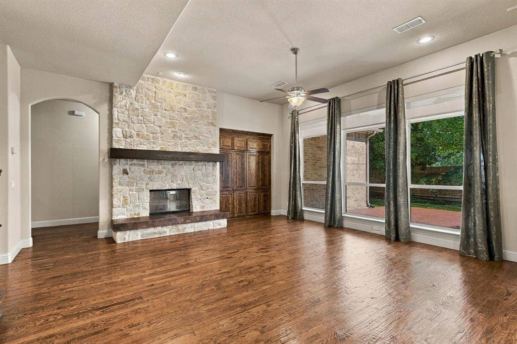 11086 Wellshire Lane, Frisco, TX 75035 Plenty of Room for Family and Friends.