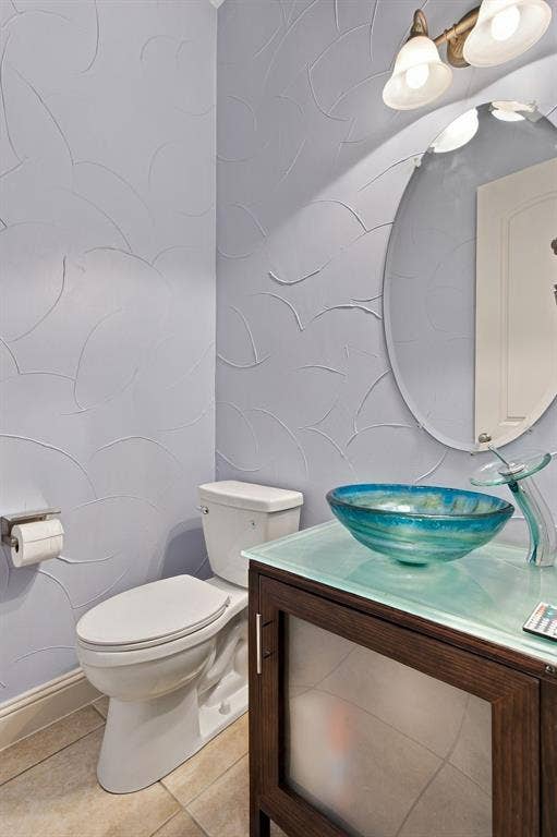 11086 Wellshire Lane, Frisco, TX 75035 Downstairs Half Bath!