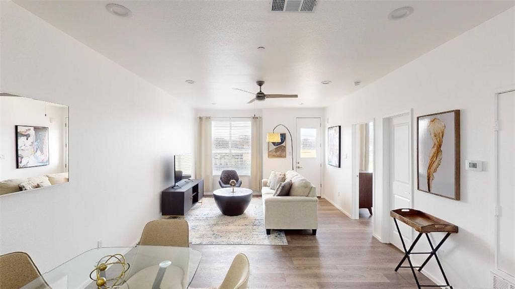 3235 Dallas Street, #1307, Dallas, TX 75210 3235 Dallas Street, #1307, Dallas, TX 75210