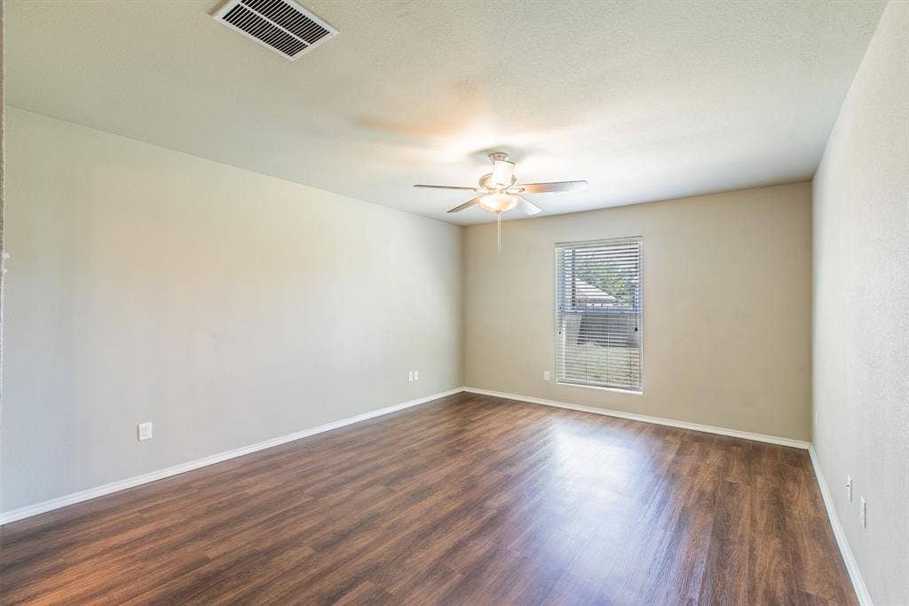 1502 Jane Lane, West, TX 76691 1502 Jane Lane, West, TX 76691