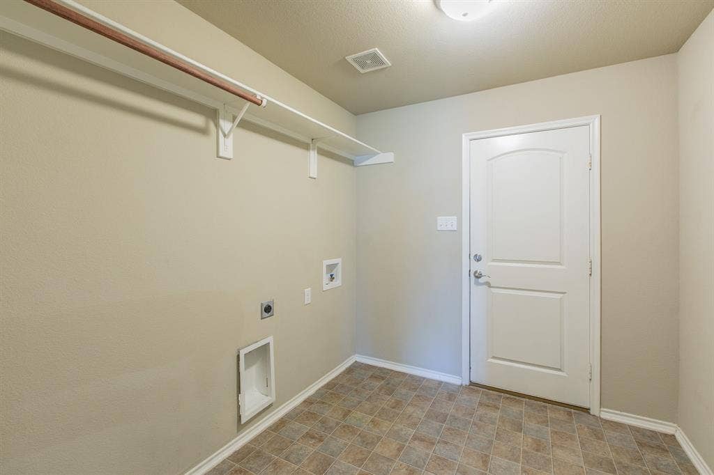 1502 Jane Lane, West, TX 76691 1502 Jane Lane, West, TX 76691