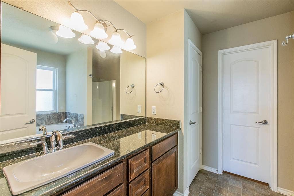 1502 Jane Lane, West, TX 76691 1502 Jane Lane, West, TX 76691