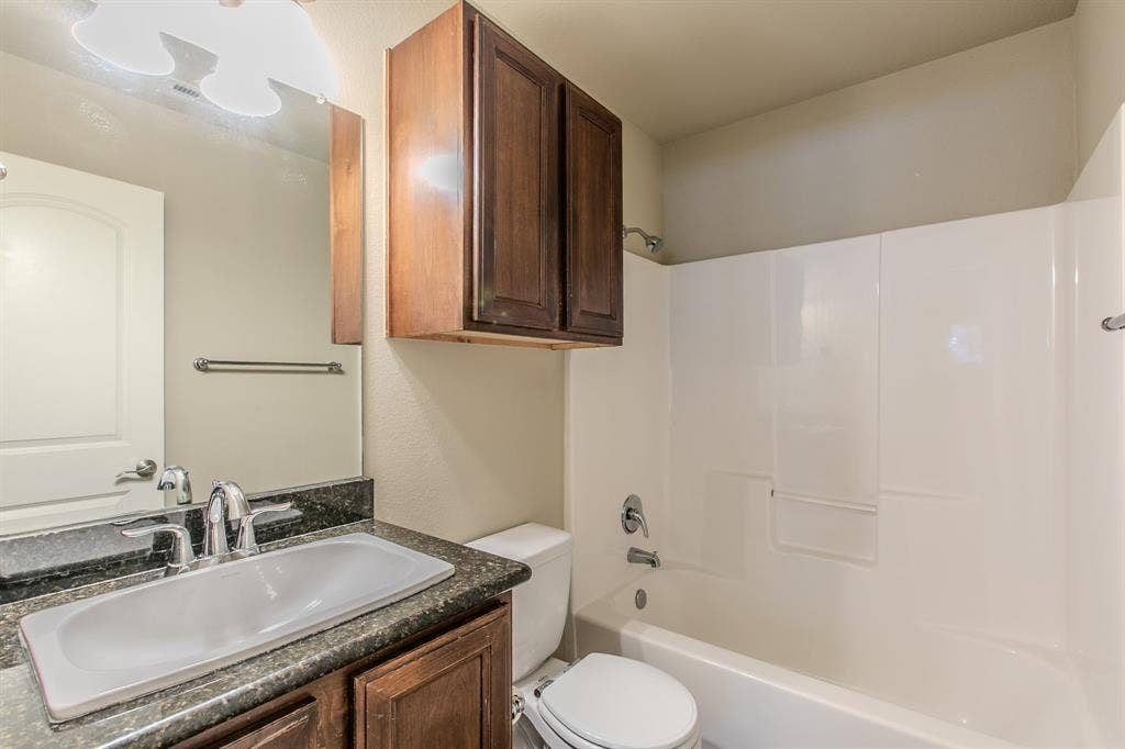 1502 Jane Lane, West, TX 76691 1502 Jane Lane, West, TX 76691