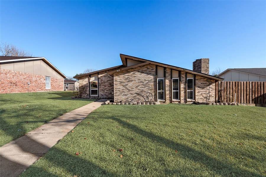 Property photo for 3422 Knoll Point Drive, Garland, TX