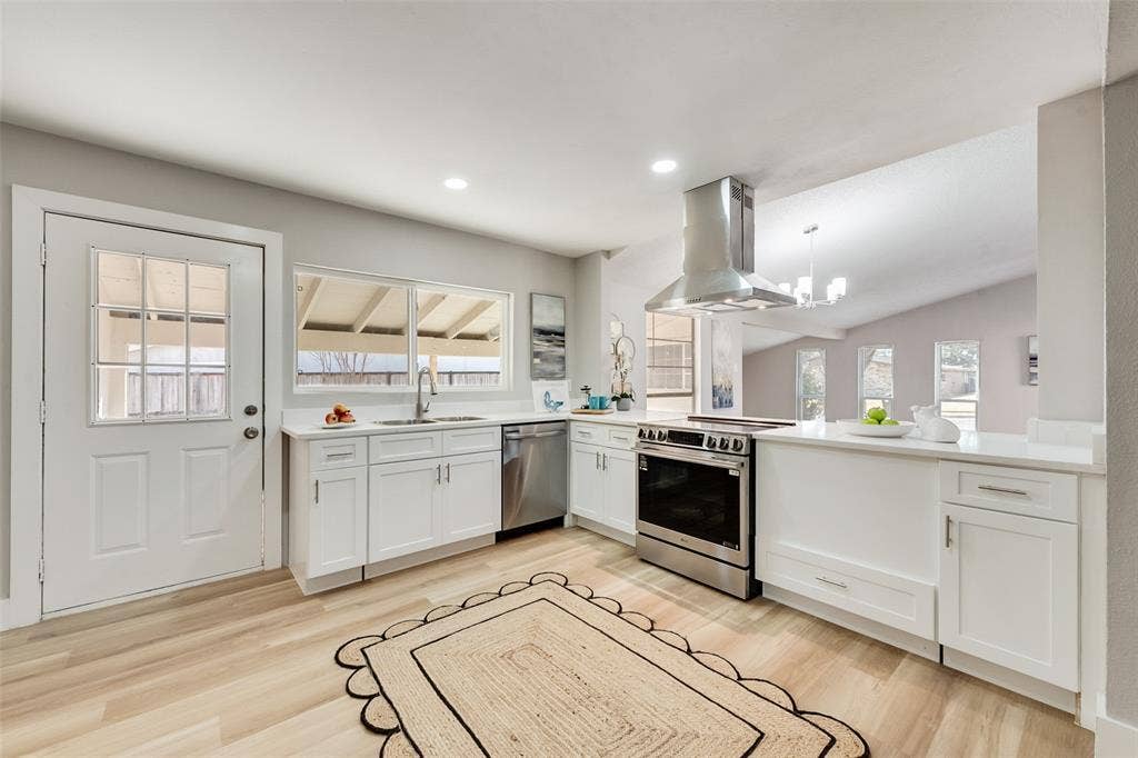 3422 Knoll Point Drive, Garland, TX 75043 3422 Knoll Point Drive, Garland, TX 75043