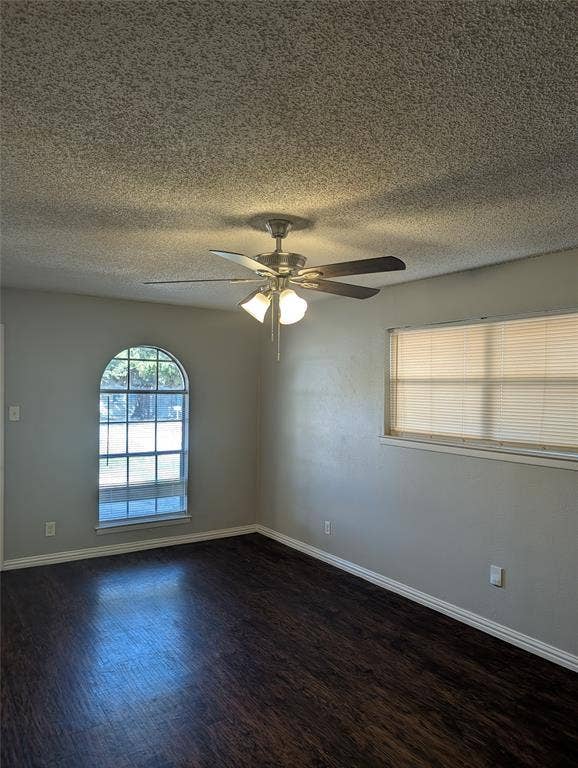 5124 Sears Drive, Fort Worth, TX 76105 5124 Sears Drive, Fort Worth, TX 76105